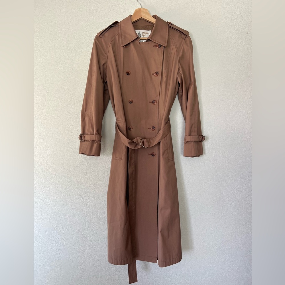 London Fog Maincoats Trench Coat. Tan, Size 10 Petite. Very Good Condition